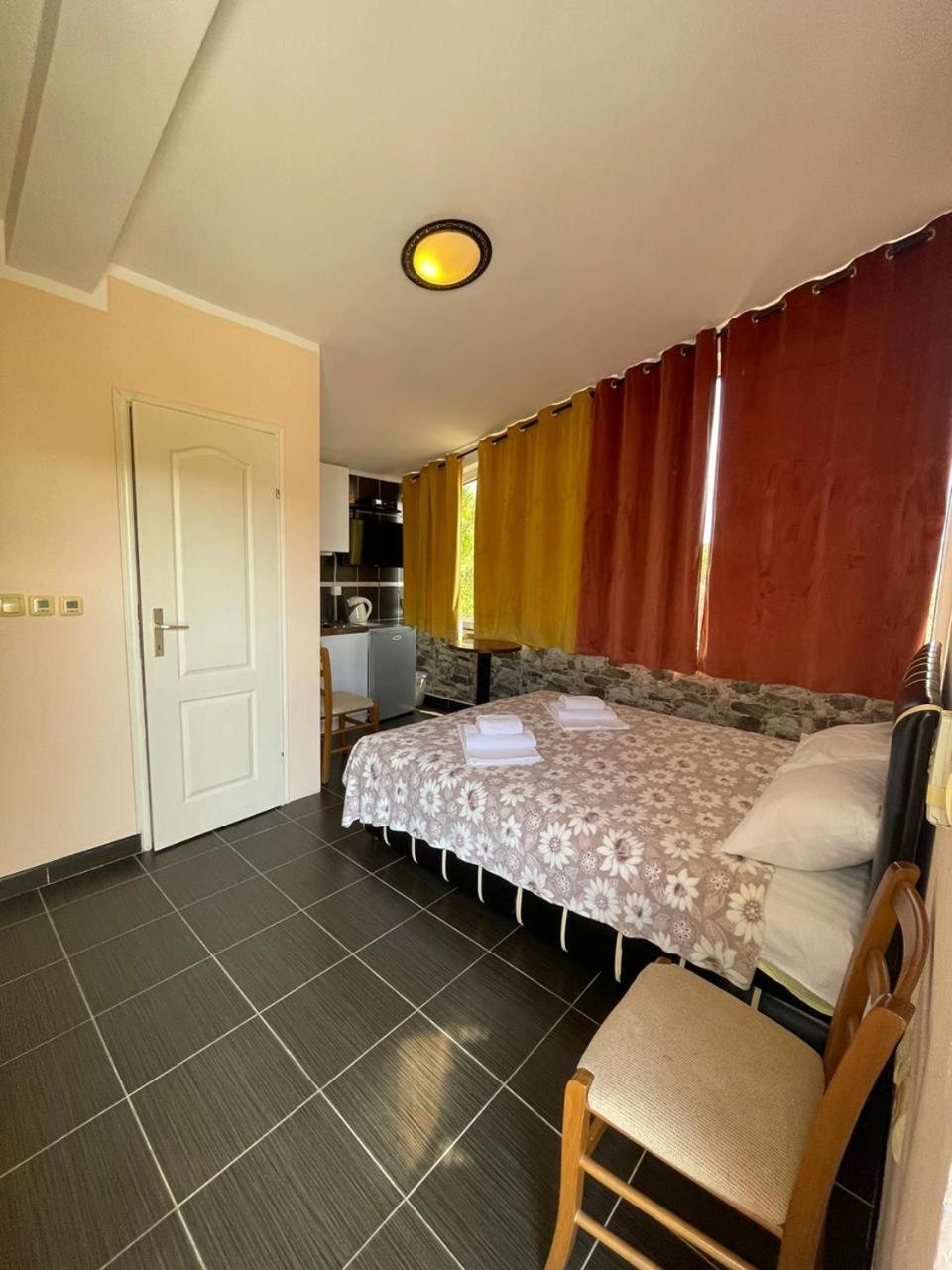 Apartments Villa-G Lustica Tivat Exteriér fotografie