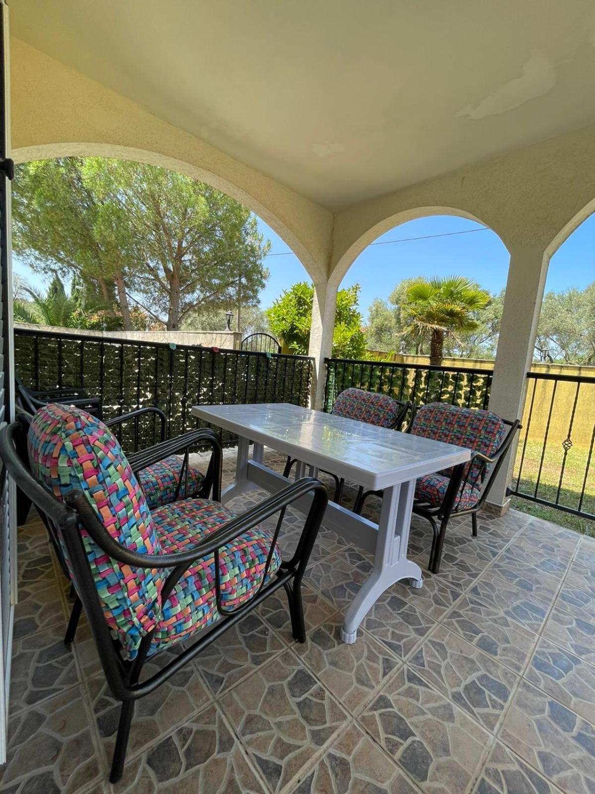 Apartments Villa-G Lustica Tivat Exteriér fotografie